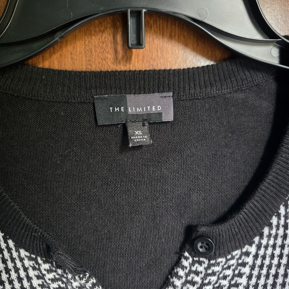The Limited Black and White Houndstooth Pattern Cardigan Sweater XS - Picture 3 of 6